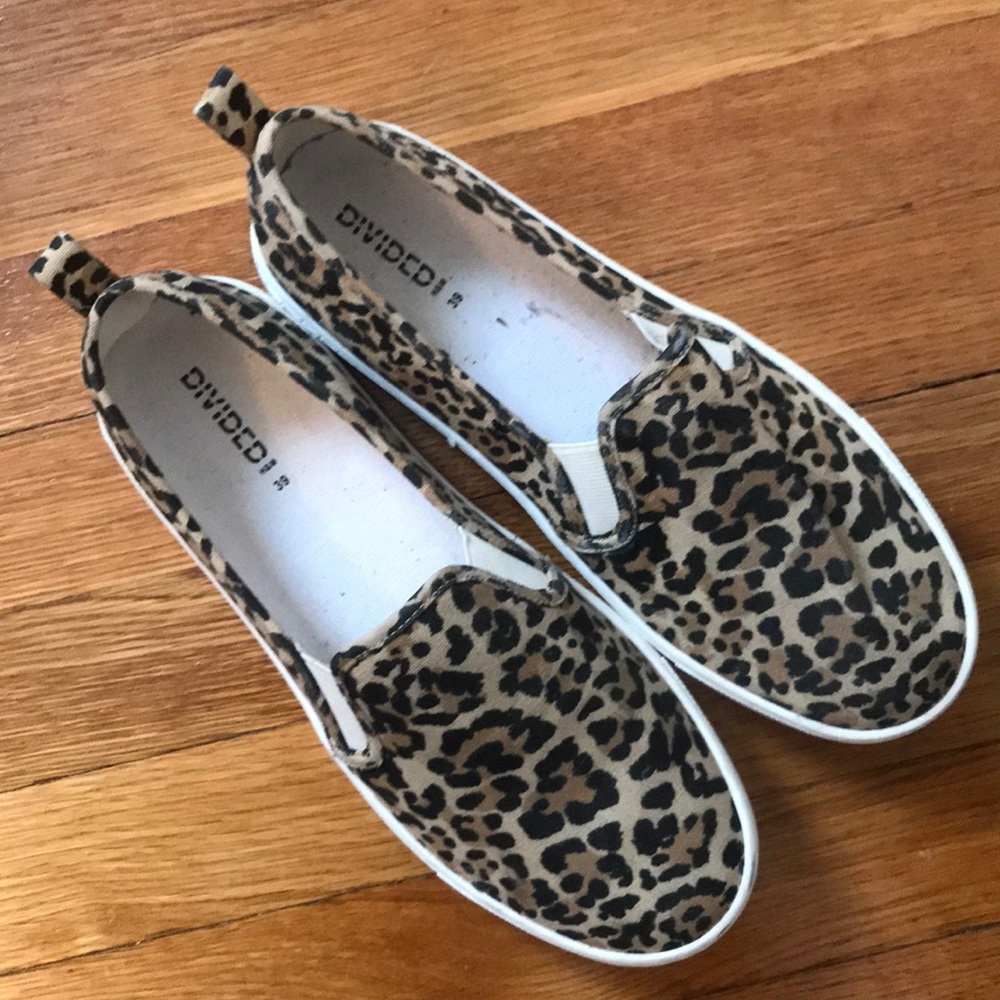 Leopard slip ones